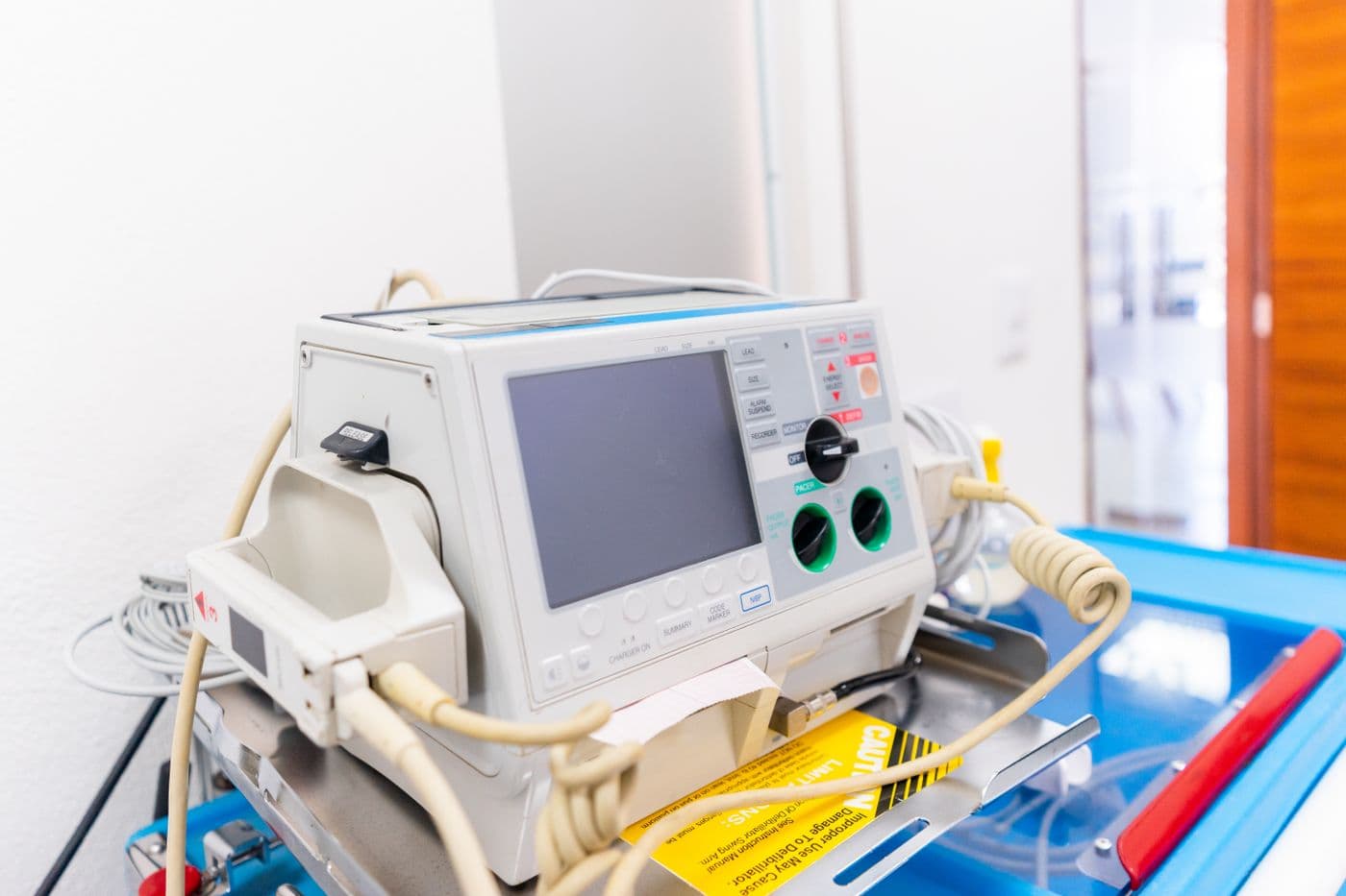 Defibrillator siap pakai di rumah sakit