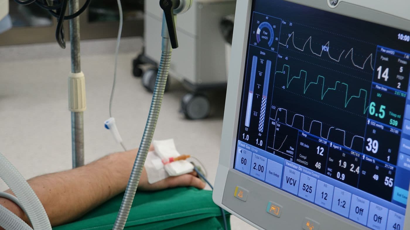 Ventilator terpasang di ruang ICU